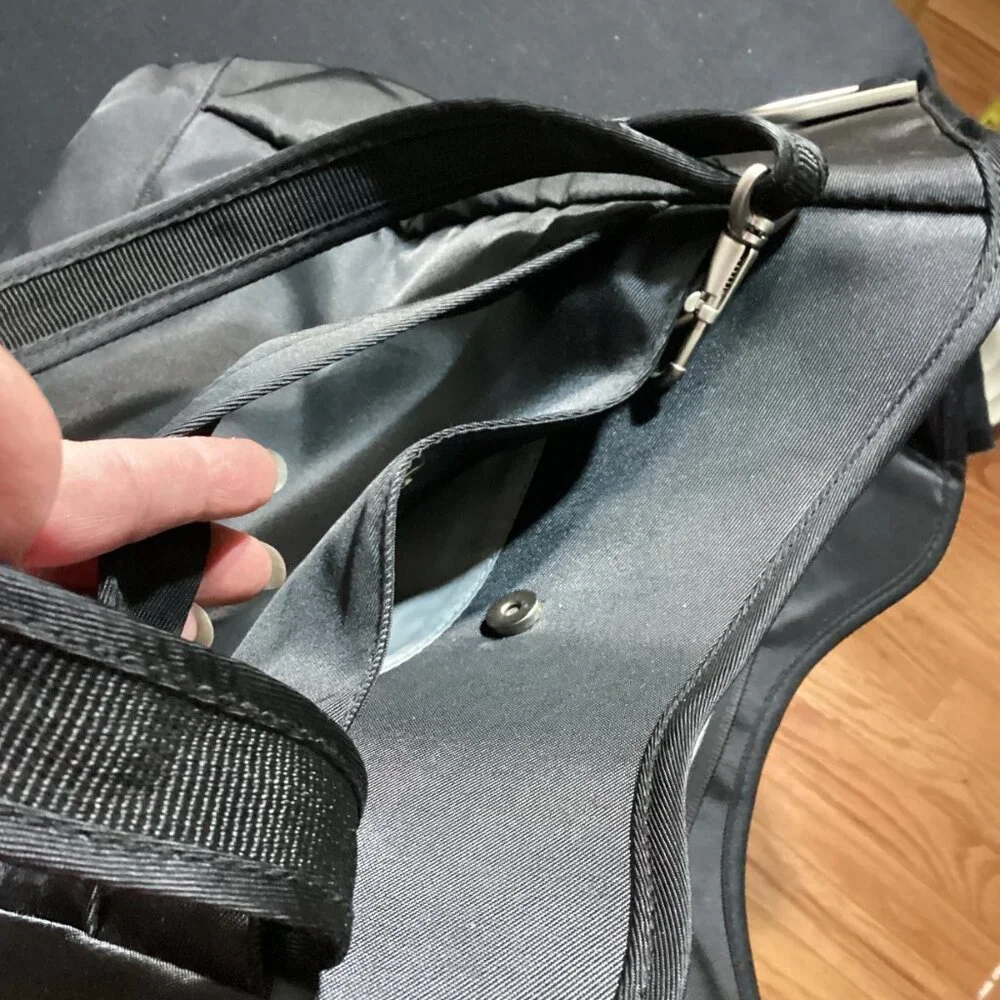 Magellan's travel bag w/locks - Picture 8 of 11